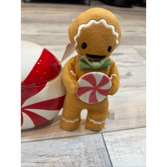Target Bullseye Gingerbread Men Plush and Peppermint Cookie Jar Christmas Decor - Picture 4 of 10